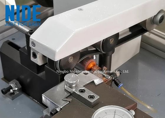 Półautomatyczna maszyna do toczenia komutatorów CNC z wirnikiem